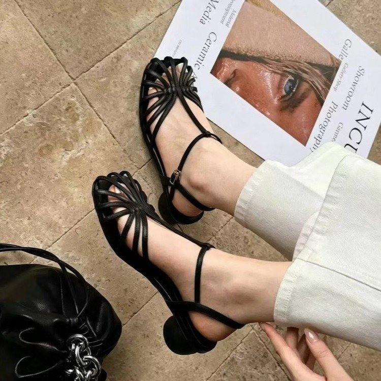 Vintage Fashion In 2026 - صنادل نسائية بتصميم فرنسي عتيق بنمط