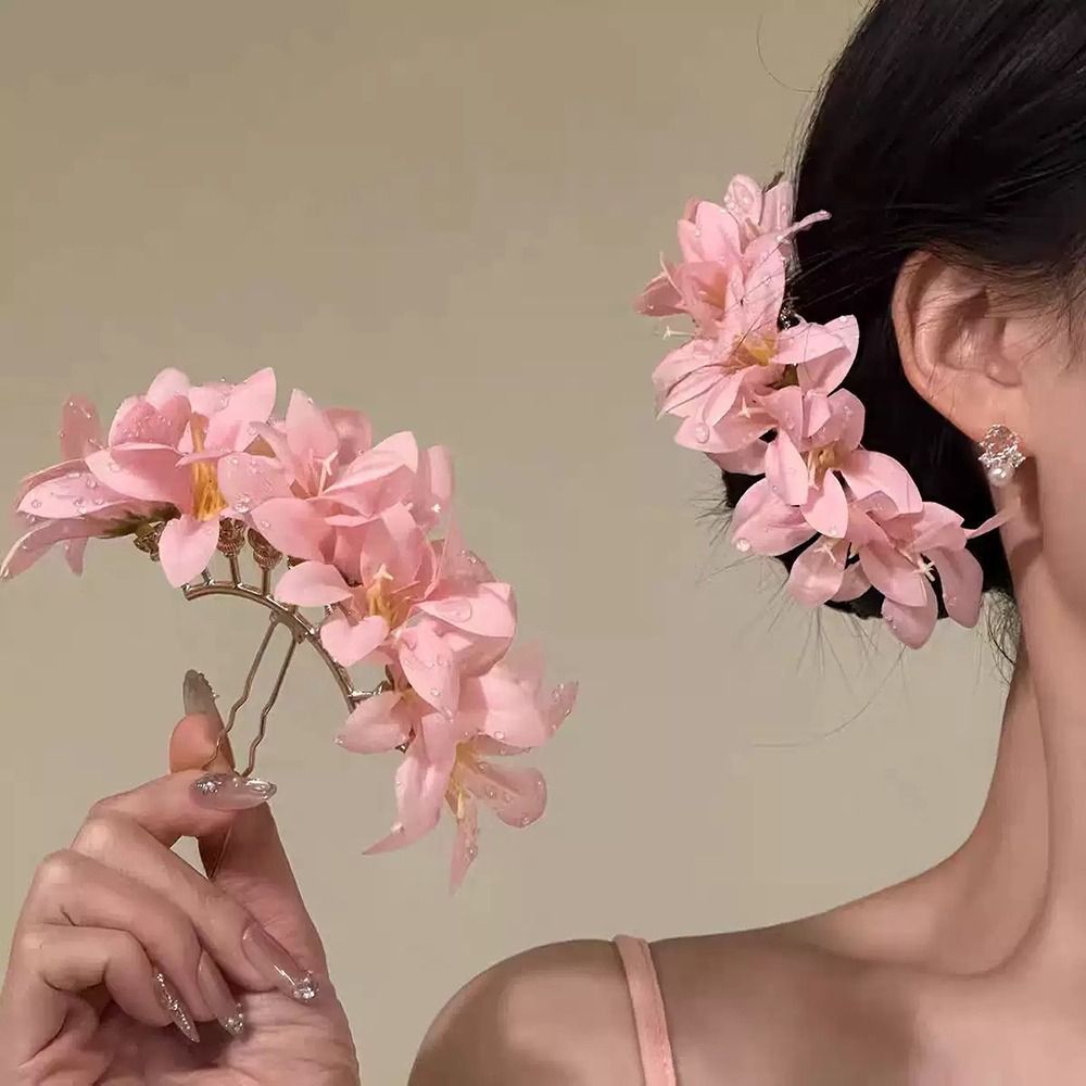 Vintage Fashion Ornaments - دبوس شعر على شكل وردة حمراء،