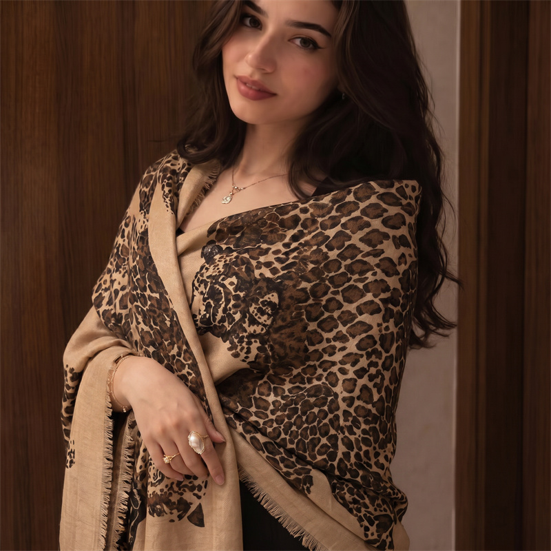 حجاب وشال نسائي بنقشة الفهد ال - مراجعة Vintage Fashion Wear وسعره