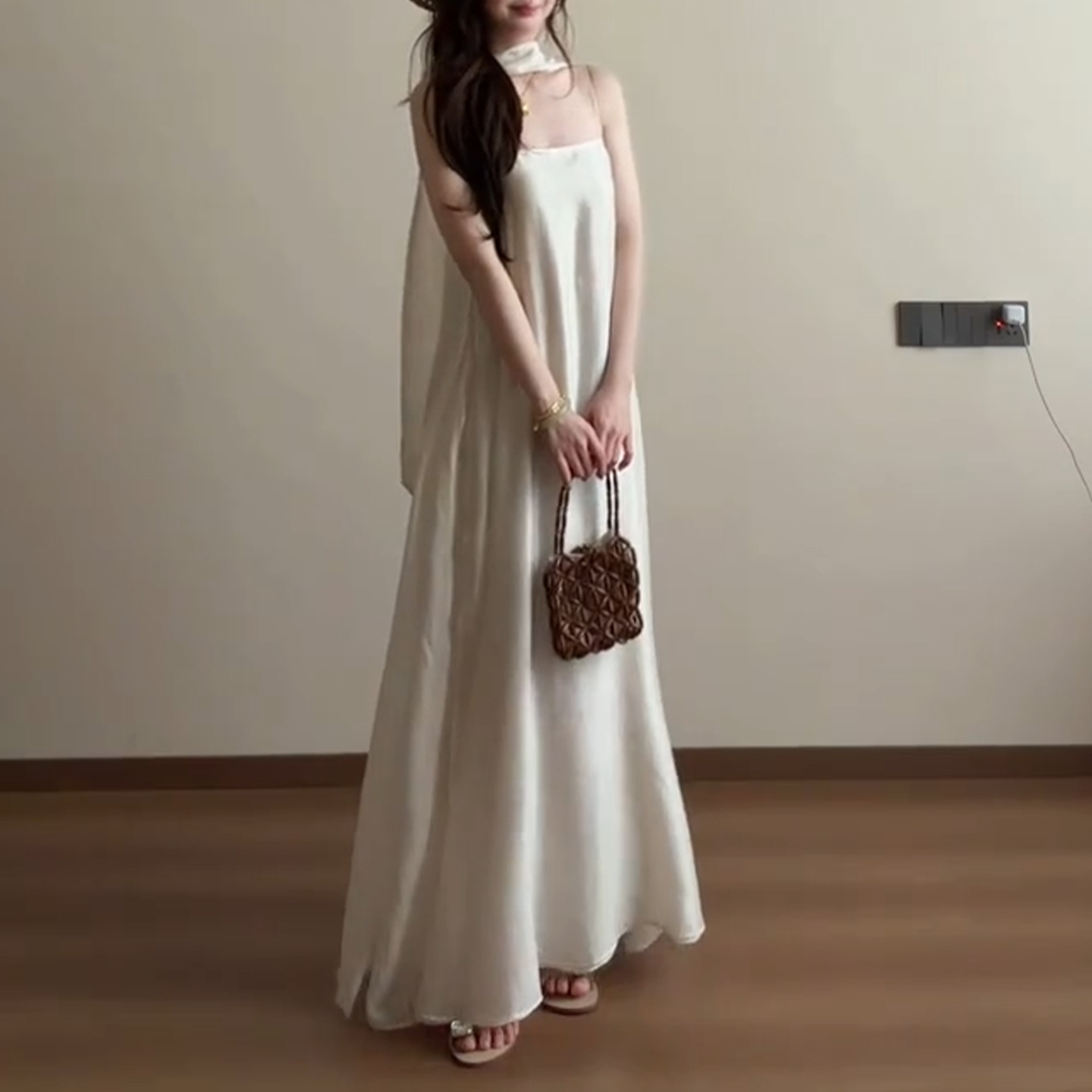 فستان ماكسي أبيض جديد بحمالات  - مراجعة Vintage Fashion Tiktok وسعره